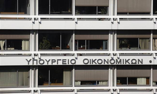Και κλάμα ο Άκης: Το ΥΠΟΙΚ βάζει στον «πάγο» τα αναδρομικά των πρώην βουλευτών